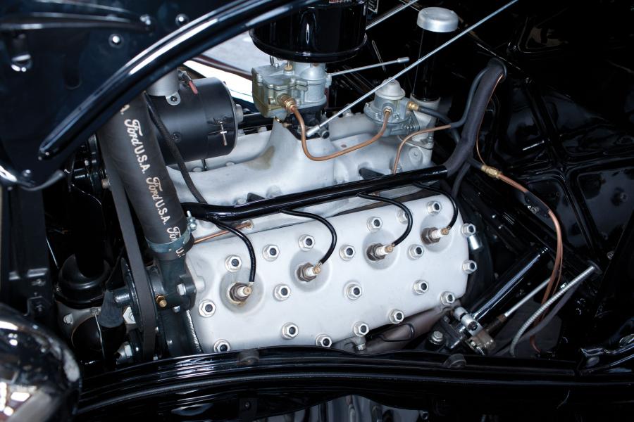  Ford V8 DeLuxe 3-Window Coupe 1934 года  (фото 23 из 24)